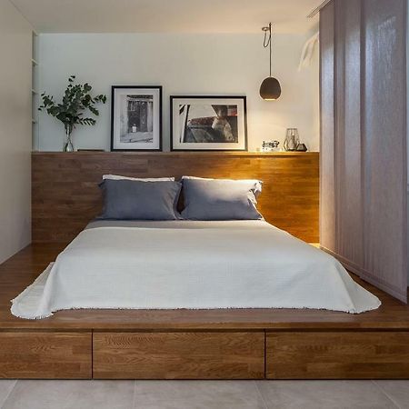 Unique Semi-Basement Stay At The Foot Of The Acropolis Athens Luaran gambar