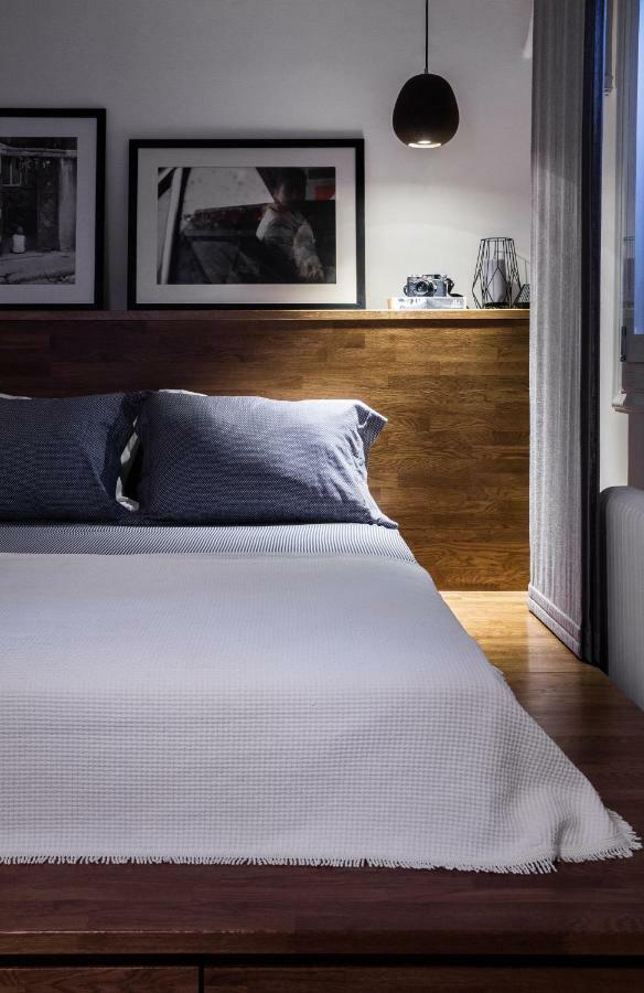 Unique Semi-Basement Stay At The Foot Of The Acropolis Athens Luaran gambar