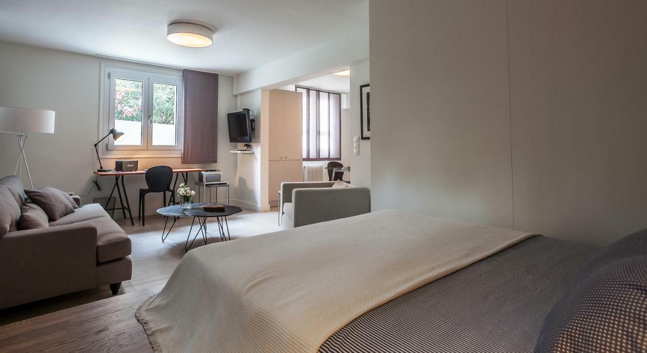 Unique Semi-Basement Stay At The Foot Of The Acropolis Athens Luaran gambar