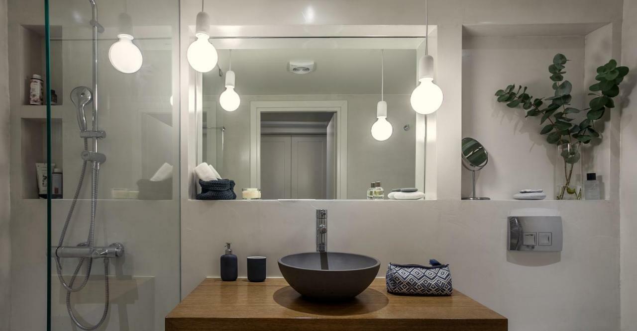 Unique Semi-Basement Stay At The Foot Of The Acropolis Athens Luaran gambar