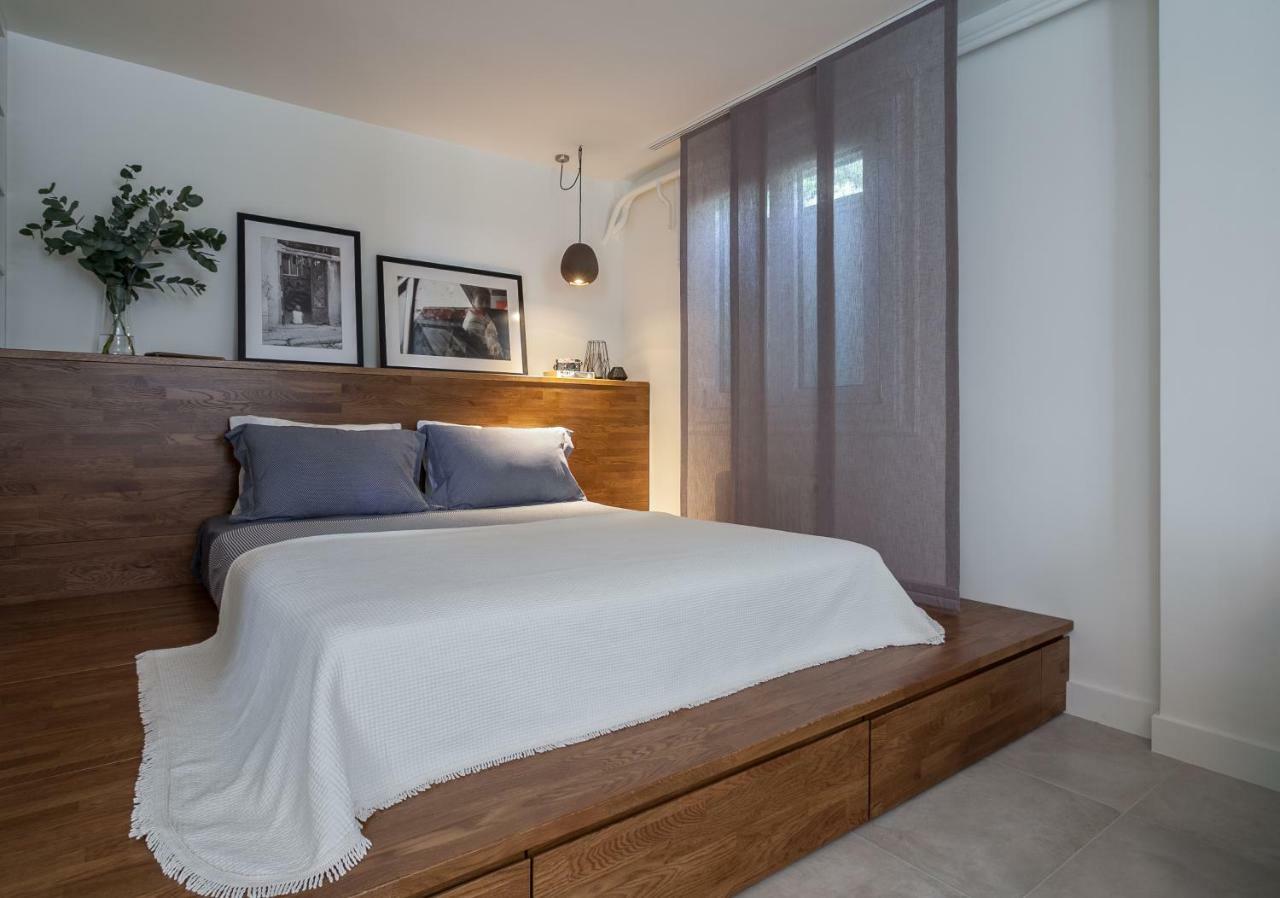 Unique Semi-Basement Stay At The Foot Of The Acropolis Athens Luaran gambar