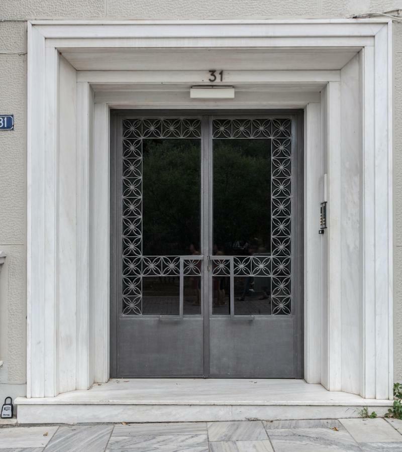 Unique Semi-Basement Stay At The Foot Of The Acropolis Athens Luaran gambar